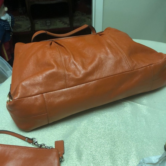 Coach purse w/additional coin purse - Picture 2 of 4